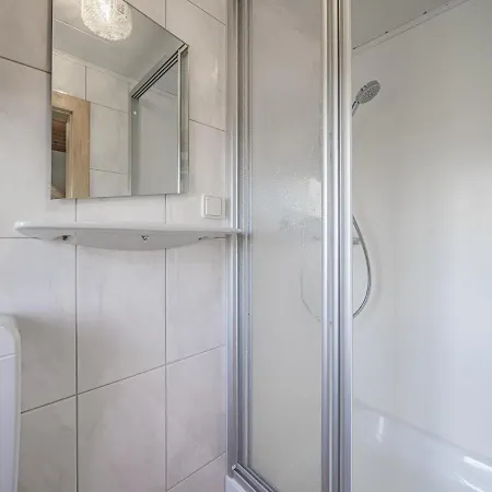 Weberhof 1-2 Apartman *